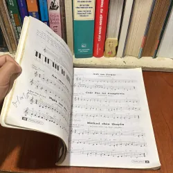 II Nhạc Cụ: Phương Pháp Học Đàn Organ Keyboard - Nhạc Sĩ Lê Vũ - 2001 782403