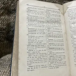 Từ điển Nga - Việt ;700 trang; in tại Nga  1010103