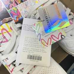 Giày thể thao Skeckers (size 7 US) chính hãng  800357