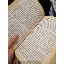 Trading Up : Why Consumers Want New Luxury Goods and How Companies Create Them - Mich 364039