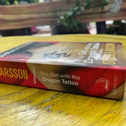 THE GIRL WITH THE DRAGON TATTOO- STIEG LARSSON 566587