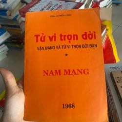 Đủ loại sách ạ .  478976