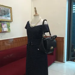 Váy công sở dạo phố hoạ tiết kẻ dáng dài tím than Mới 95% 1041964