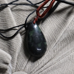 Mặt dây chuyền ngọc Hetian Taiwan