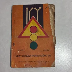 Luật lệ giao thông đường bộ (Tặng khi mua sách ở Tiệm)