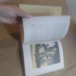 Những mẩu chuyện về Lê Nin 688026