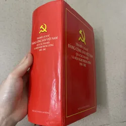 Tìm hiểu lịch sử ĐCS Việt Nam qua các Đại hội và Hội nghị Trung ương (1930-2002)  694250