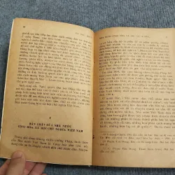 NHỮNG VẤN ĐỀ PHÁP LÝ QUA NGHỊ QUYẾT ĐẠI HỘI LẦN THỨ IV CỦA ĐẢNG 689547