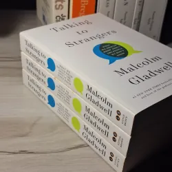 Malcolm Gladwell Talking to Strangers: What We Should Know about the People We Don't Know 933920