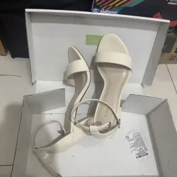 Sandal kem sữa Juno size 37 957712