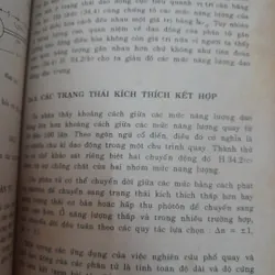 Vật lý hiện đại Lý thuyết và Bài tập. GS Ronald Gautreau và William Savin 589065