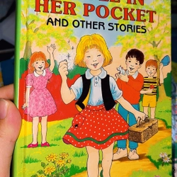 Tuyển tập ngoại văn thiếu nhi Enid Blyton - A hole in her pocket and other stories