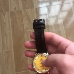 Đồng hồ da nam giới Omega Constellation màu vàng 926749