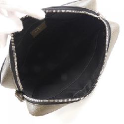 Túi đeo vai Louis Vuitton Taiga Anton Messenger M34413 613673