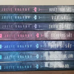 Conbo 7c của tác giả Julie Kagawa 1019821