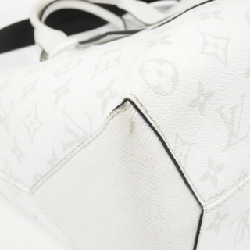 Túi xách cuối tuần Taiga Llama M30919 Louis Vuitton 611138