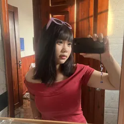 áo trễ vai màu đỏ,no brand,size m-l,tình trạng:mặc được 1lần 674316