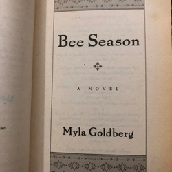 Sách ngoại văn cũ Bee Season - Myla Goldberg 305464