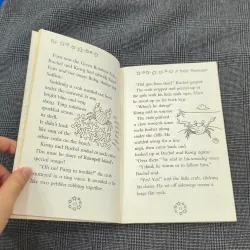 (Ngoại văn) Rainbow Magic - Book 5: Sky the Blue Fairy - by Daisy Meadows 1036334