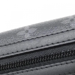 Túi đeo chéo Louis Vuitton Monogram Eclipse Voyage PM M12517 610226