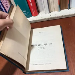 II Sách Phật Giáo: Thoát Vòng Tục Luỵ - Tinh Vân - Quảng Độ (Dịch) - 1974 738218