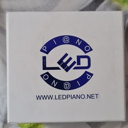 Led Piano mới mở dùng 1 lần 301230