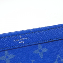 Túi đeo vai Louis Vuitton Taiga Lama Gaston Wearable Wallet M83099 611944