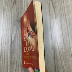Cô ấy không còn điên nữa - khâu đông hoa. 999 465964