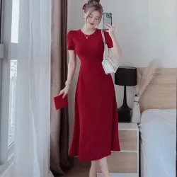 Đầm body đỏ khoét eo