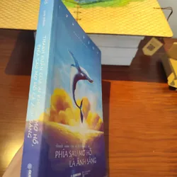 Phía sau mơ hồ là ánh sáng. 562059