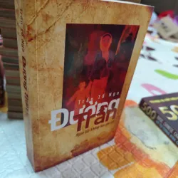 📕 ĐƯỜNG TRẦN – NGỌN LỬA KHÔNG BAO GIỜ TẮT (TRẦN TỐ NGA) – BẢN CÓ CHỮ KÝ TÁC GIẢ - K4 1017977