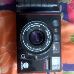 Máy ảnh quay film cổ điển Miniolta 787623