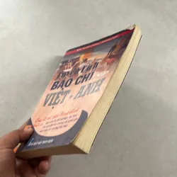 Luyện dịch báo chí Việt - Anh (Tập 1)  557868