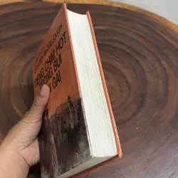 II Tác Phẩm Kinh Điển: Tiếng Chim Hót Trong Bụi Mận Gai - COLLEEN McCULLOUGH - 2005 1032299