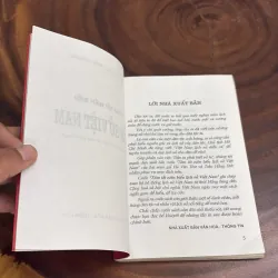 II Sách Lịch Sử: Tóm Tắt Niên Biểu Lịch Sử Việt Nam - Hà Văn Thư, Trần Hồng Đức - 2009 1022417