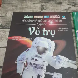 2 quyển sách màu về vũ trụ và các vì sao dành cho thiếu nhi 681941