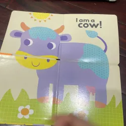 NGOẠI VĂN SÁCH TIẾNG ANH TRẺ EM : GUESS WHO? FARM - fold out book! Little beginners  1028116