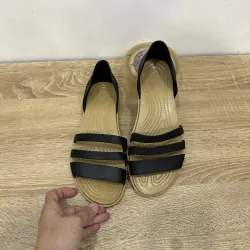 Giày crocs 2hand size w6-37 độ mới cao hình chụp thật 989698