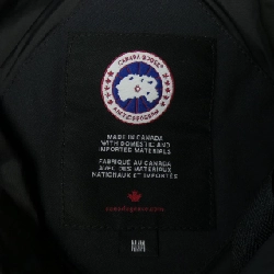 Áo khoác lông vũ Canada Goose 637272