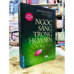 Ngọc sáng trong hoa sen - John Blofeld