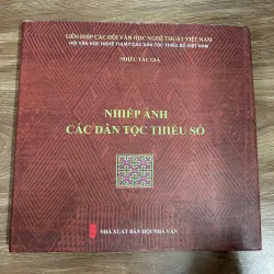 Nhiếp ảnh các dân tộc thiểu số – Nhiều tác giả