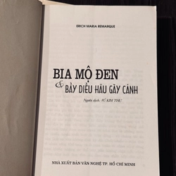Bia mộ đen + Đêm Lisbon  475461