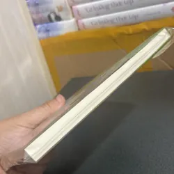 (Văn học) - Câu chuyện về những chiếc mũ lạ kỳ - Houko Takadono 976468