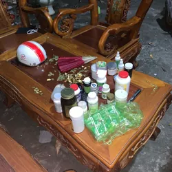 Cần bán 1 bộ bàn ghế với tủ thờ+bộ chân lư lớn 719541