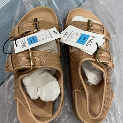 Giày cói M&S màu be size 38 cao 3cm chính hãng  277385