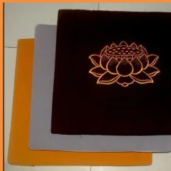 Tọa cụ vuông lớn ngồi thiền thêu hoa sen dày 2.5cm cỡ 45cm x 50cm 781015