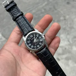 Đồng hồ pin năng lượng ánh sáng Nhật 