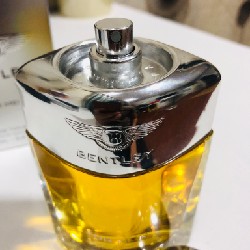 Dư chai nước hoa hàng hiệu Bentley không xài nên bán rẻ 13842