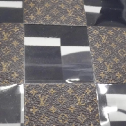 Túi đeo vai Louis Vuitton Monogram Chess Slim Soft Trunk M20871 - Hàng hiệu Authentic 770377