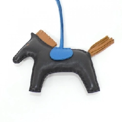 Túi charm Rodeo MM 064930CA của Hermès 624832